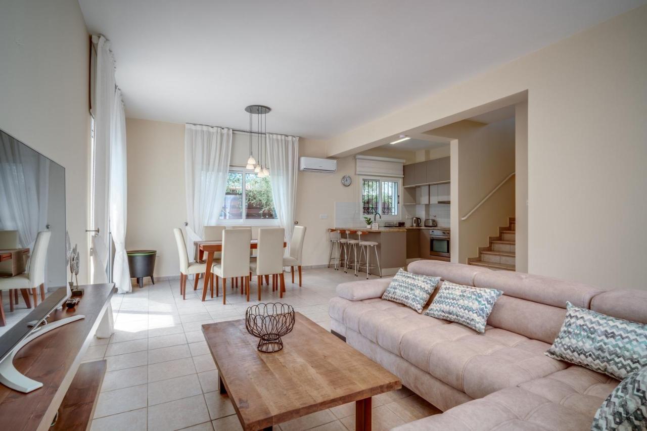 Amphitrite Villa Paralimni Exterior photo