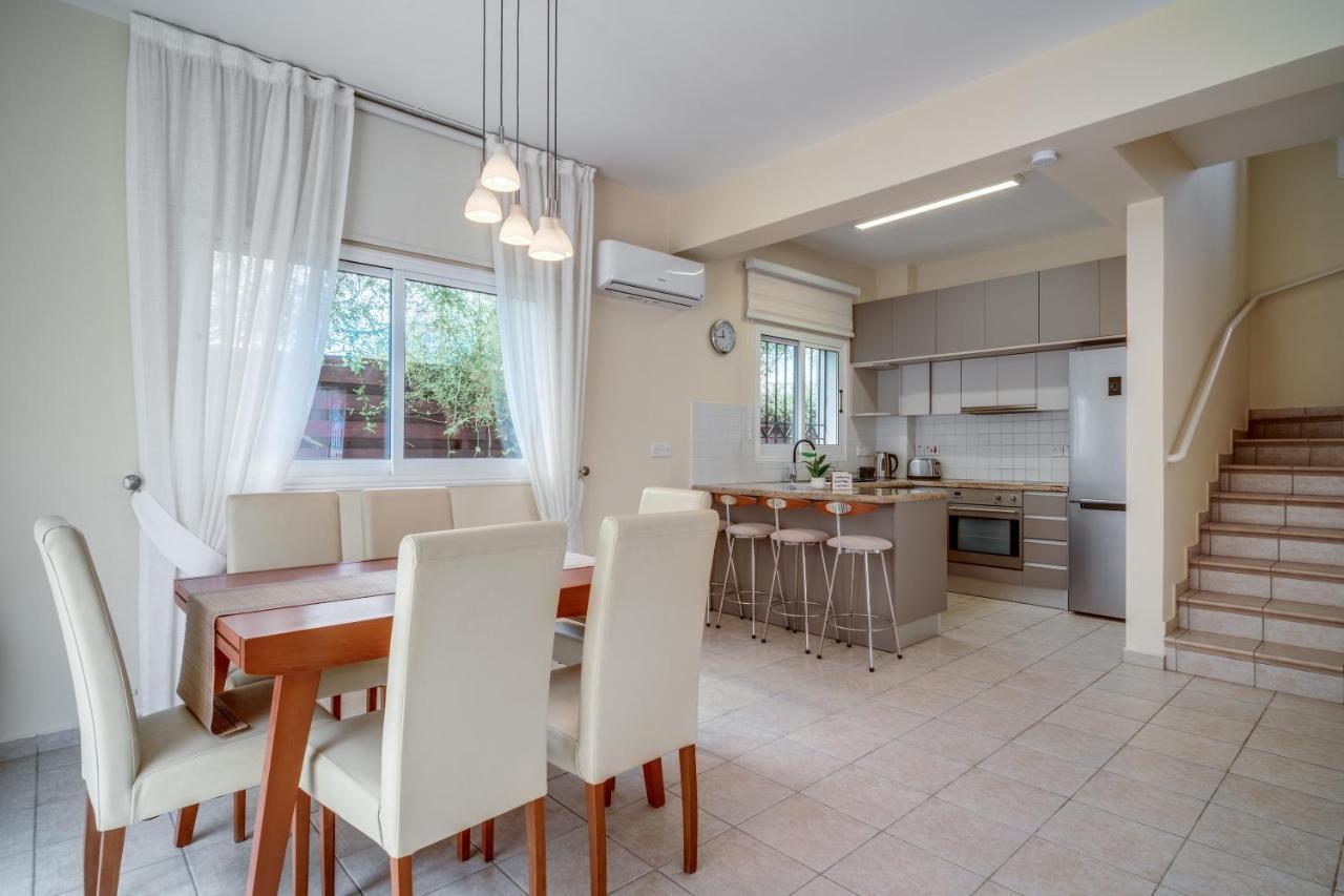 Amphitrite Villa Paralimni Exterior photo